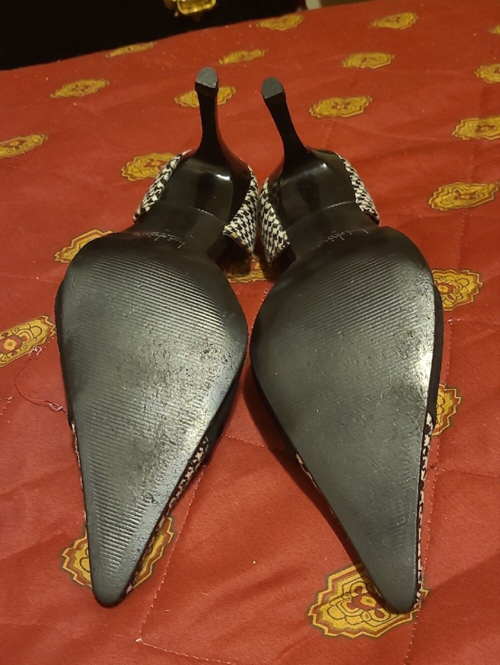 Michael Antonio Yellow Croc-Embossed Pointed Toe Pumps - Picture 5 of 6